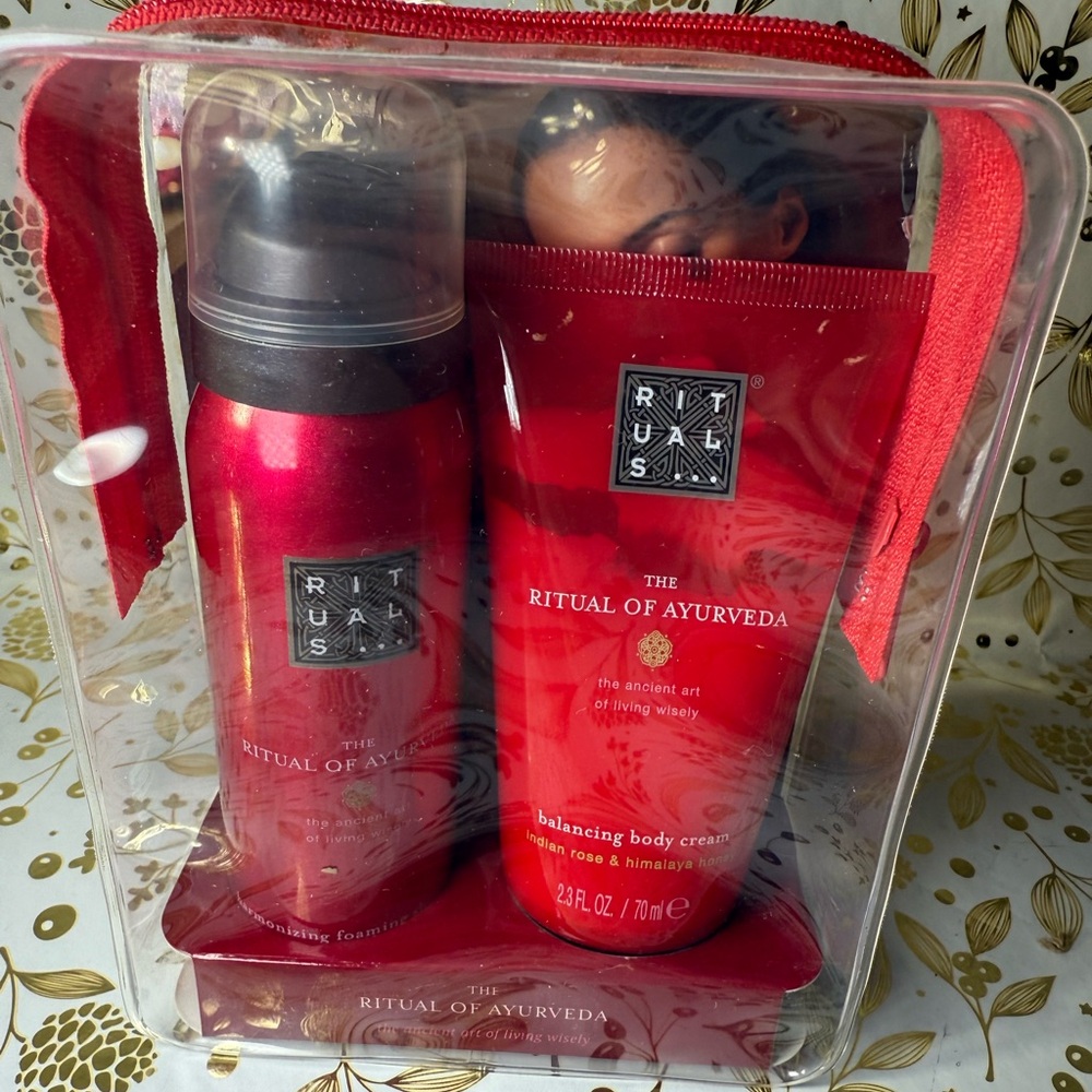 Rituals The Ritual of Ayurveda Balancing Body Cream & Foaming Cleanser - Red